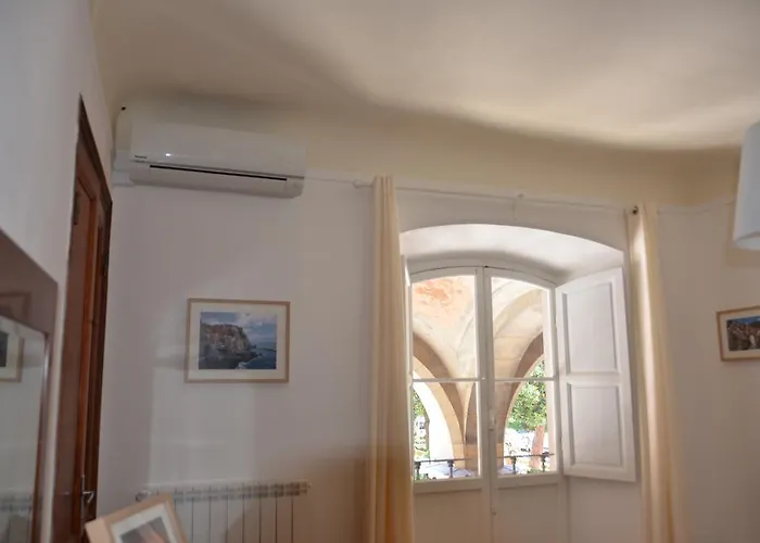 Il Portico - To Go 5terre 斯培西亚